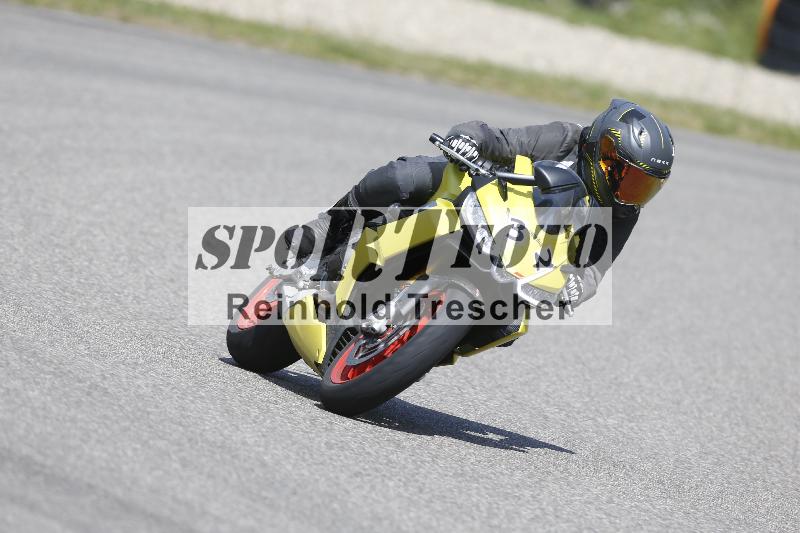 /Archiv-2025/09 22.04.2025 Cornu Master School ADR/gruen-vert/32